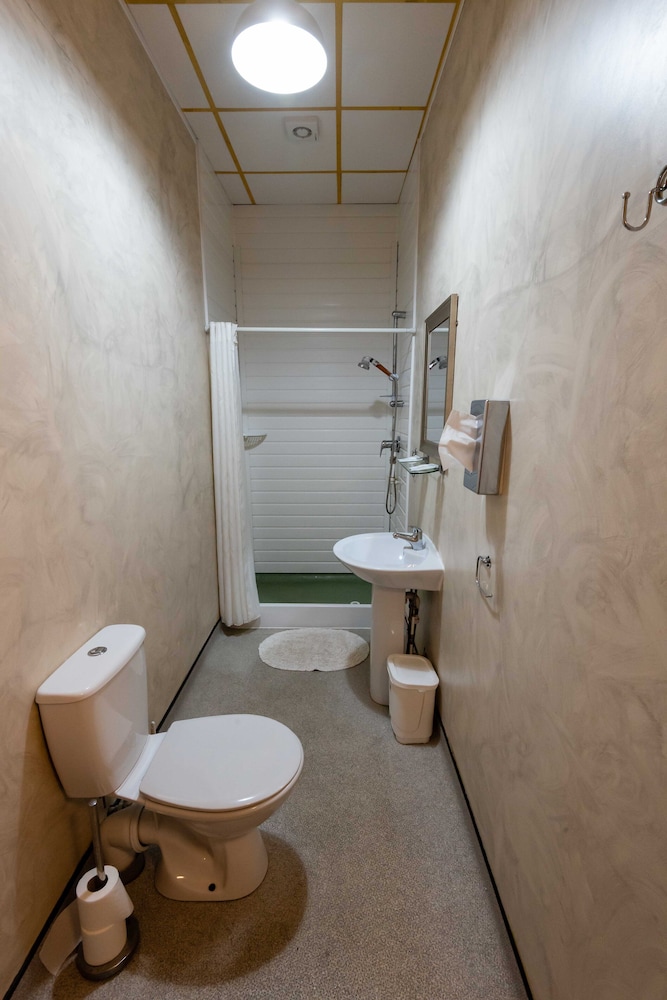 Hartlepool Vacations - Aarondale Guest House - Property Image 4