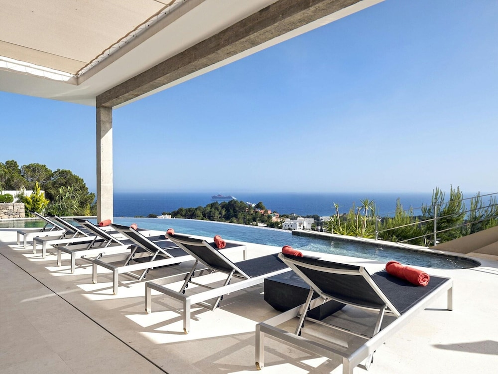 Premium Villa With Infinity Pool