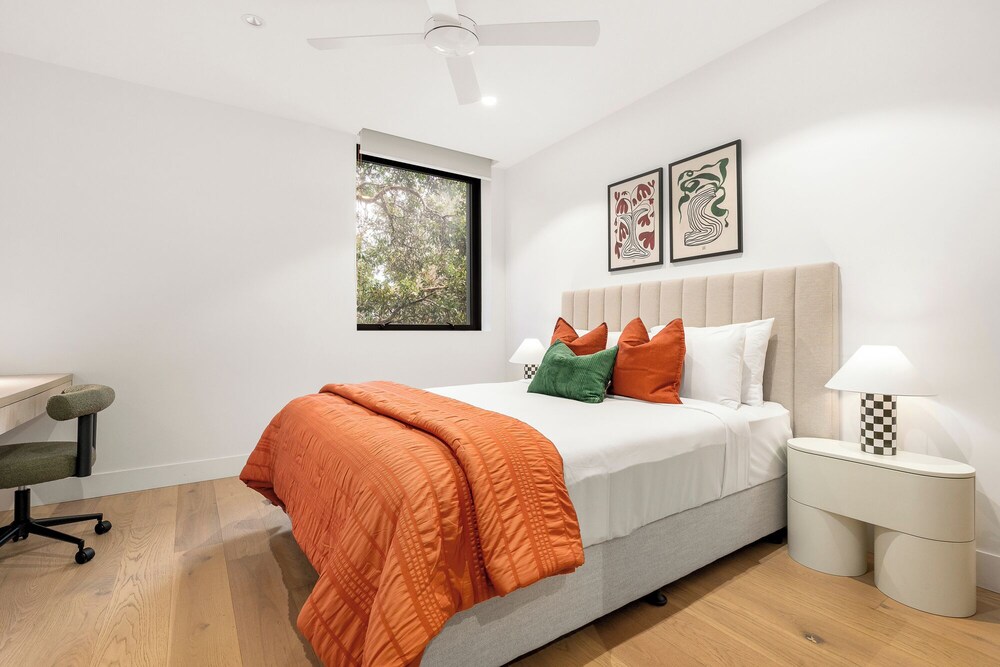 Hall St Apartments by Urban Rest