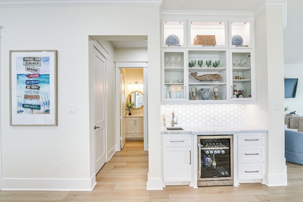 Walk to Beach: Galveston Gem w/ Pool Access