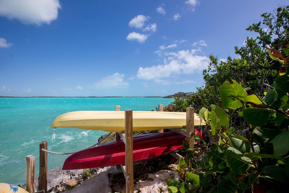 5 BR Waterfront Villa On Chalk Sound Blue Water