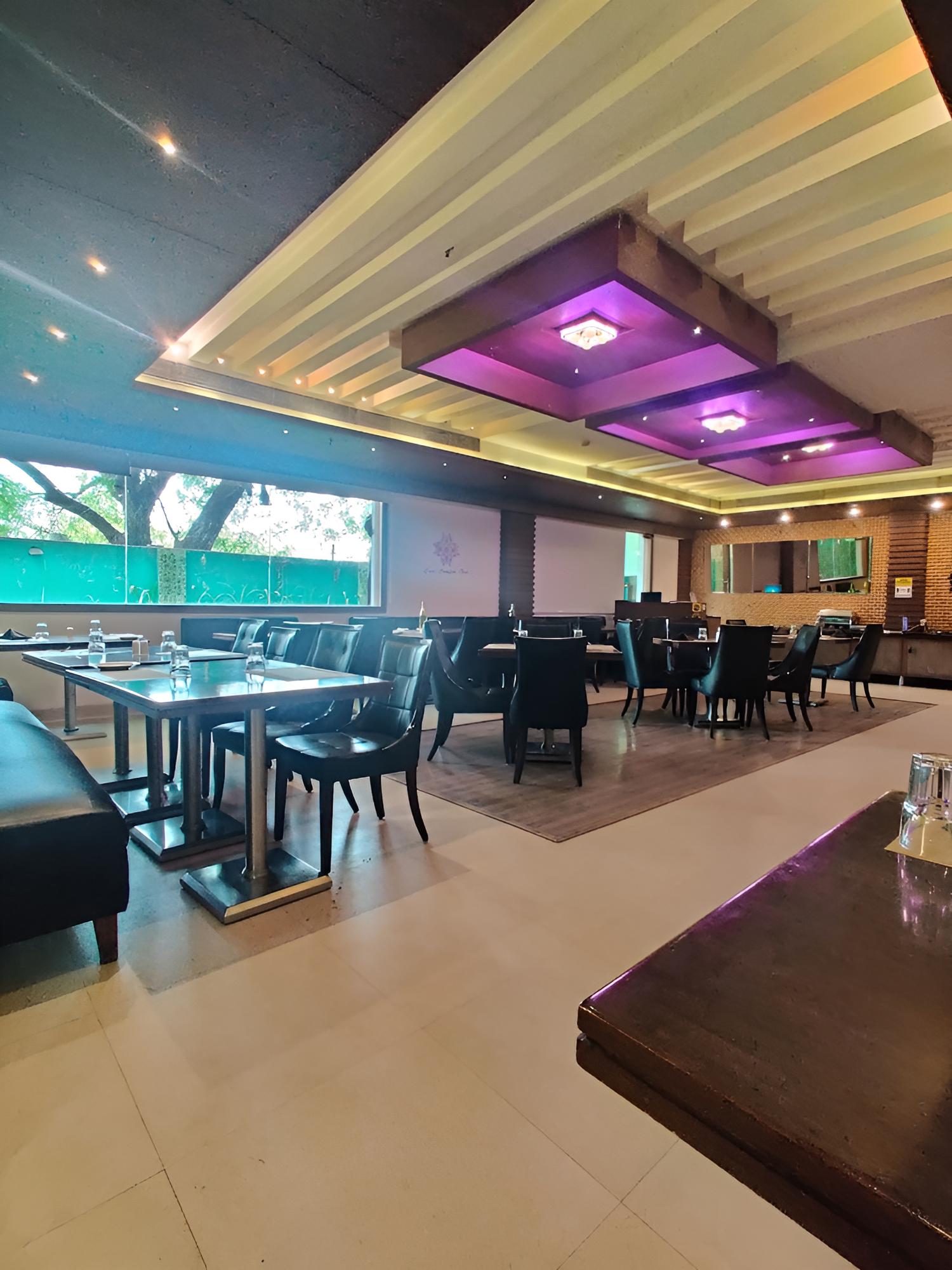 Avalon Hotel & Banquets
