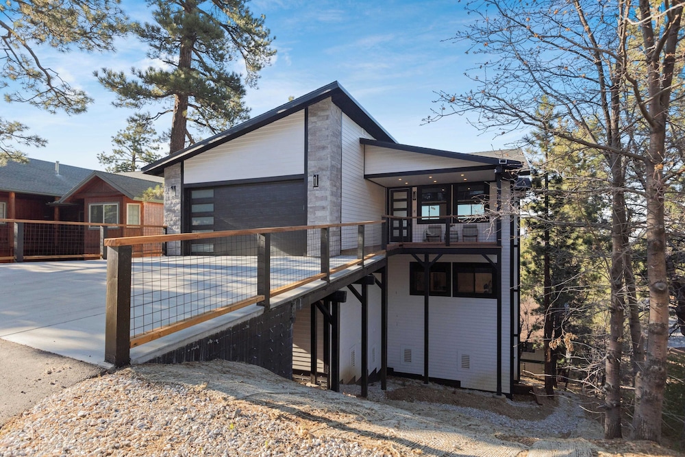 Modern Lodge Near Lake, Village, & Snow Summit Game Room, Decks, Firepit, Views