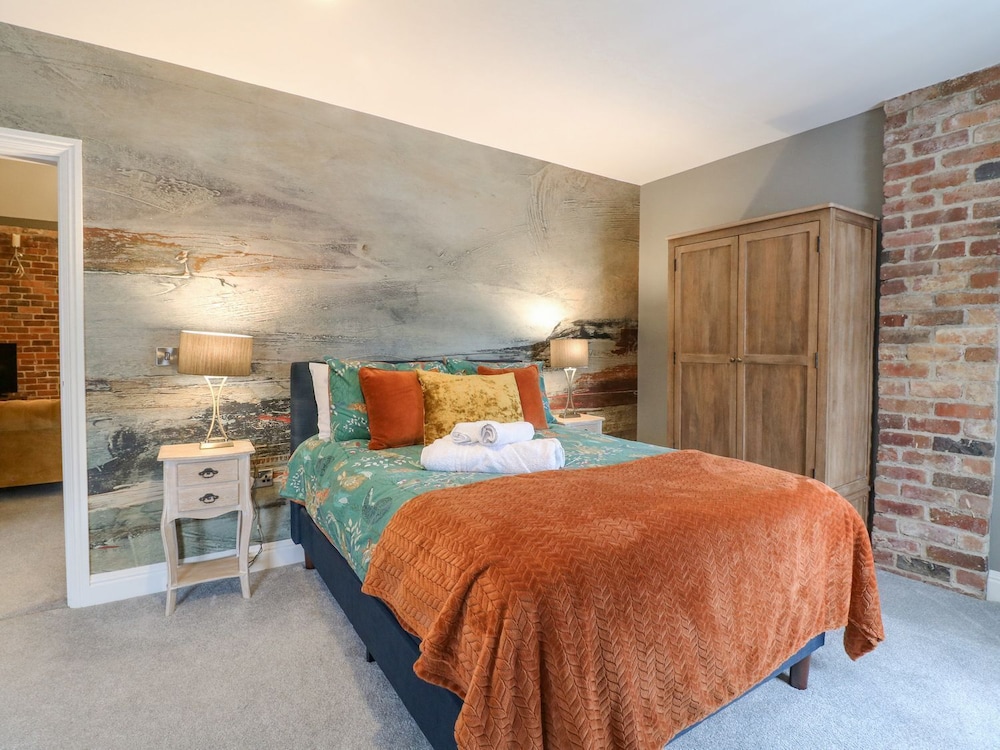 Hunters Lodge at Wildersley Farm