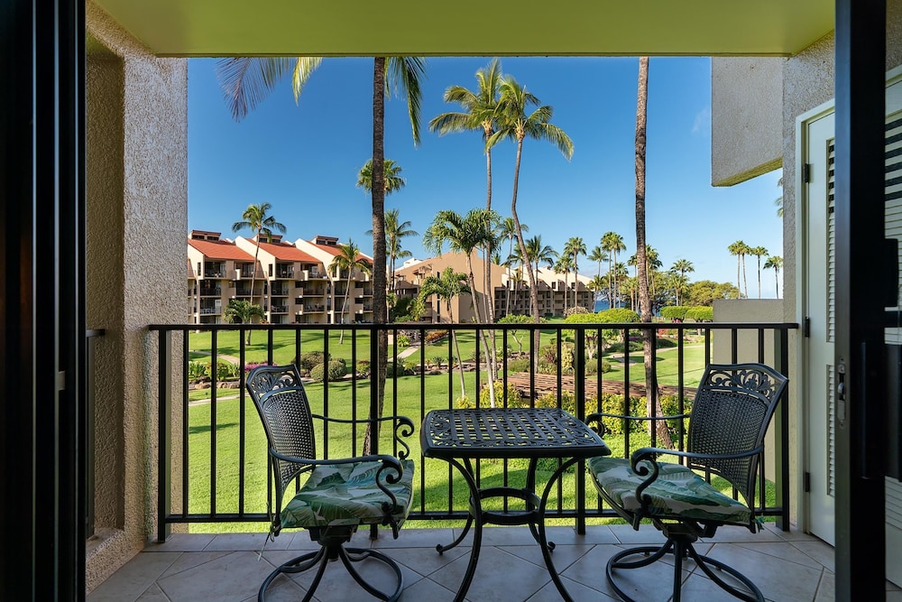Kamaole Sands 2-204 - Dramatic Ocean and Courtyard Views, 1bd / 2ba, AC, Wi-fi