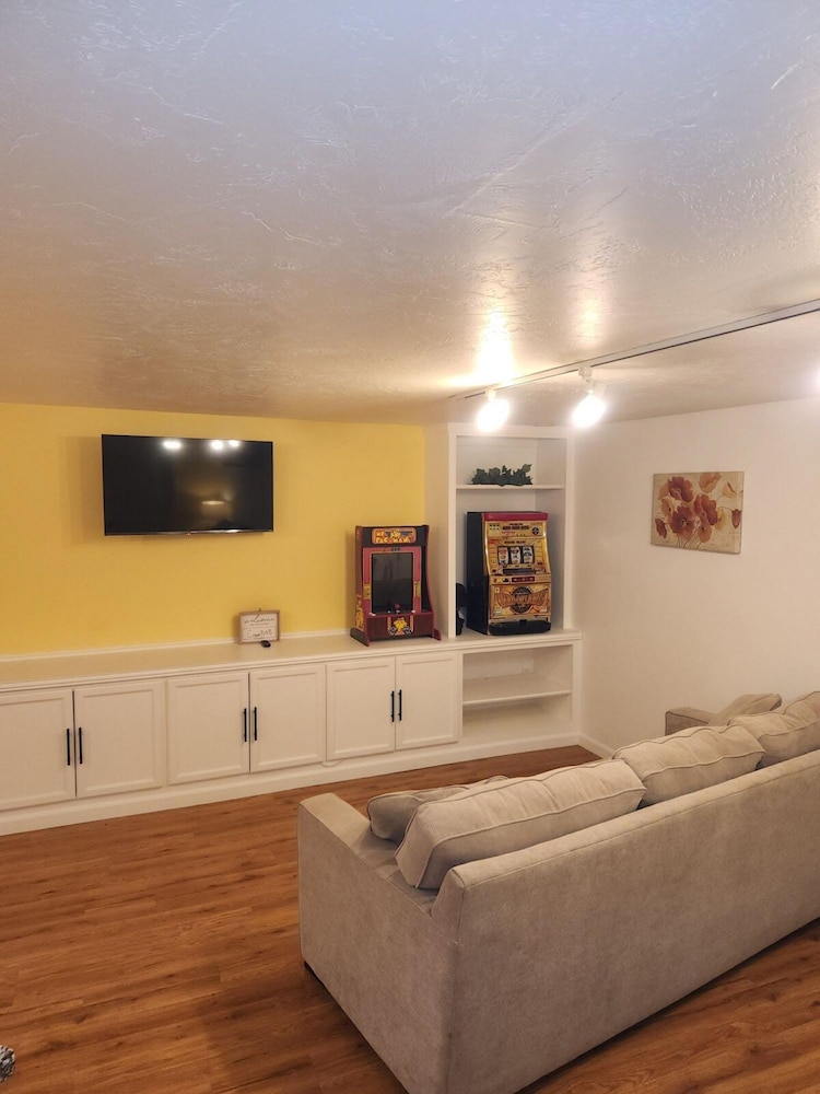 Medford Vacations - Medford Home and 2 Condos With Pool and Hot tub - Property Image 26