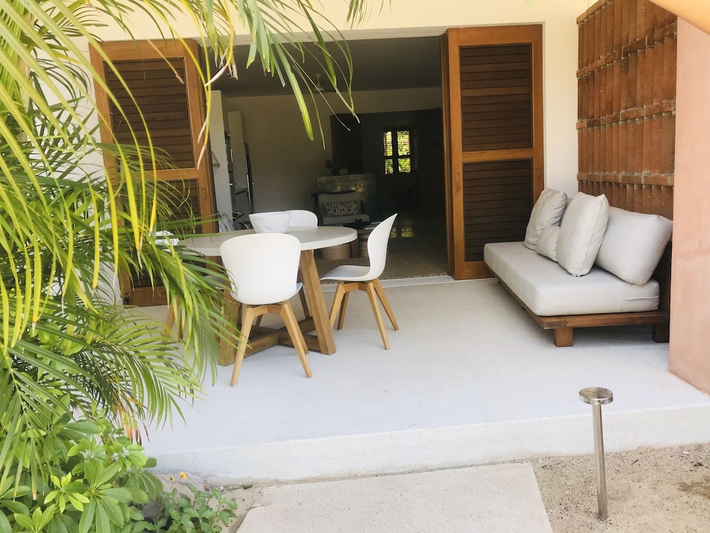 El Careyes Club & Residences