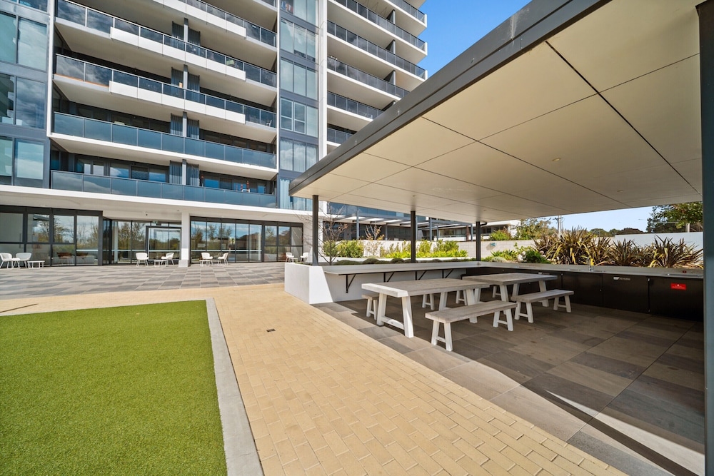 Stylish 2-bed Apartment With Luxe Amenities Access