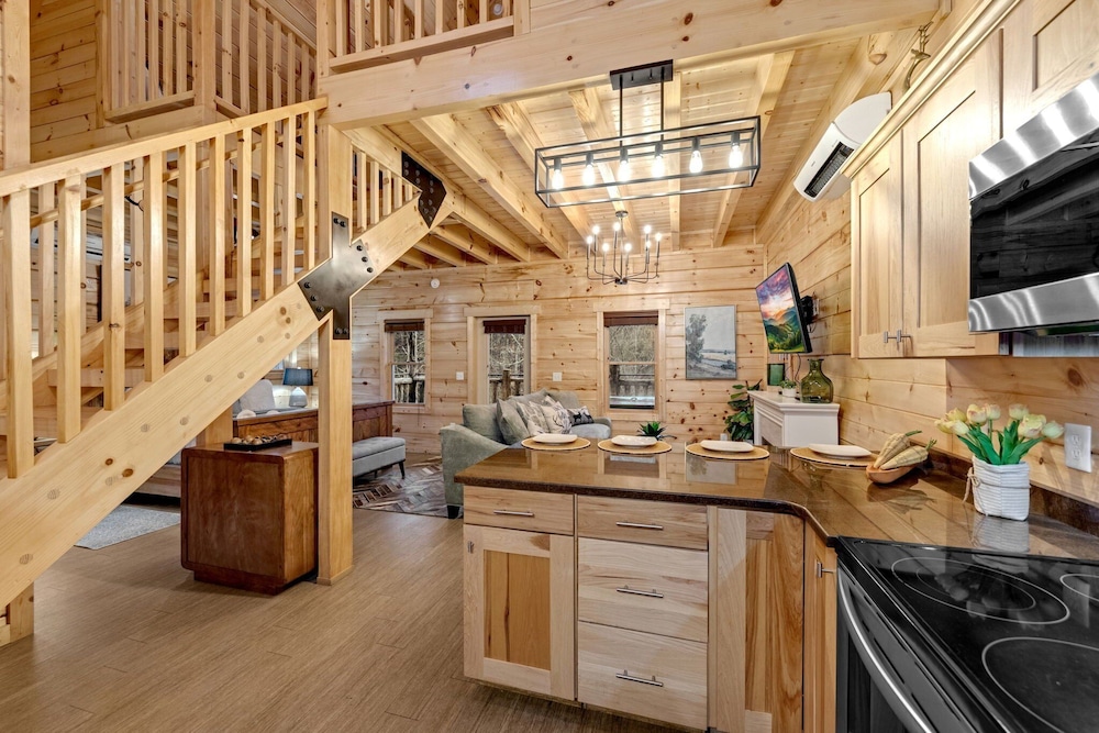 Knock On Wood 1 Bedroom Cabin