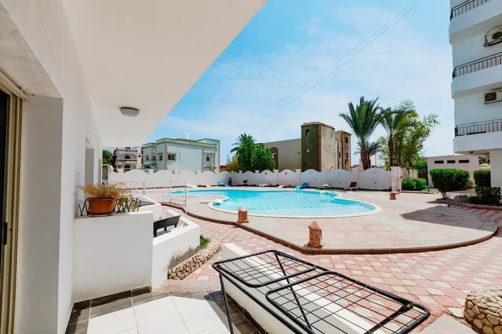 Al makramia compound view 5