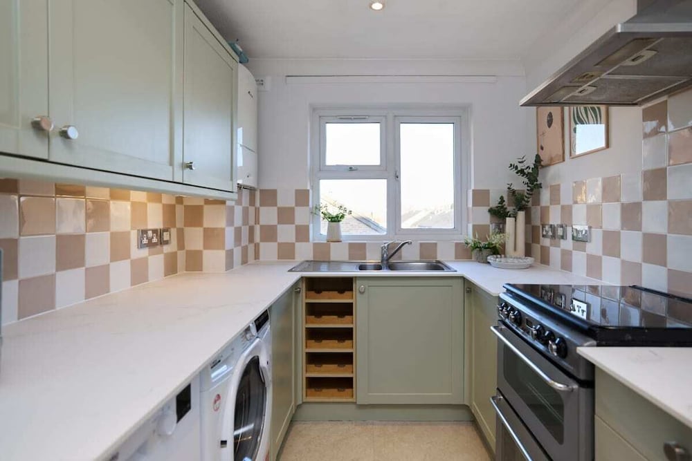 The Kennington Park Retreat - Inviting 2bdr Apartment