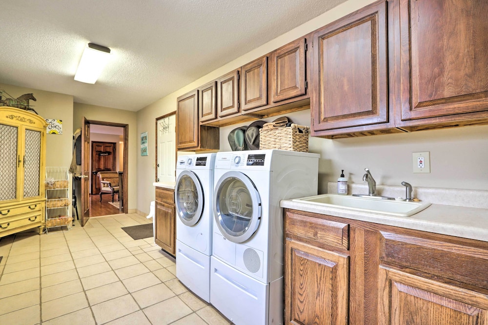 Spacious Home w/ Pond 13 Mi to Columbia! - Property Image 1