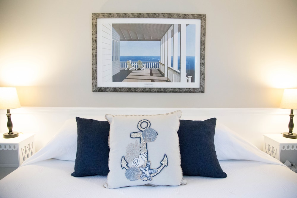 Allen Harbor Breeze Inn & Gardens