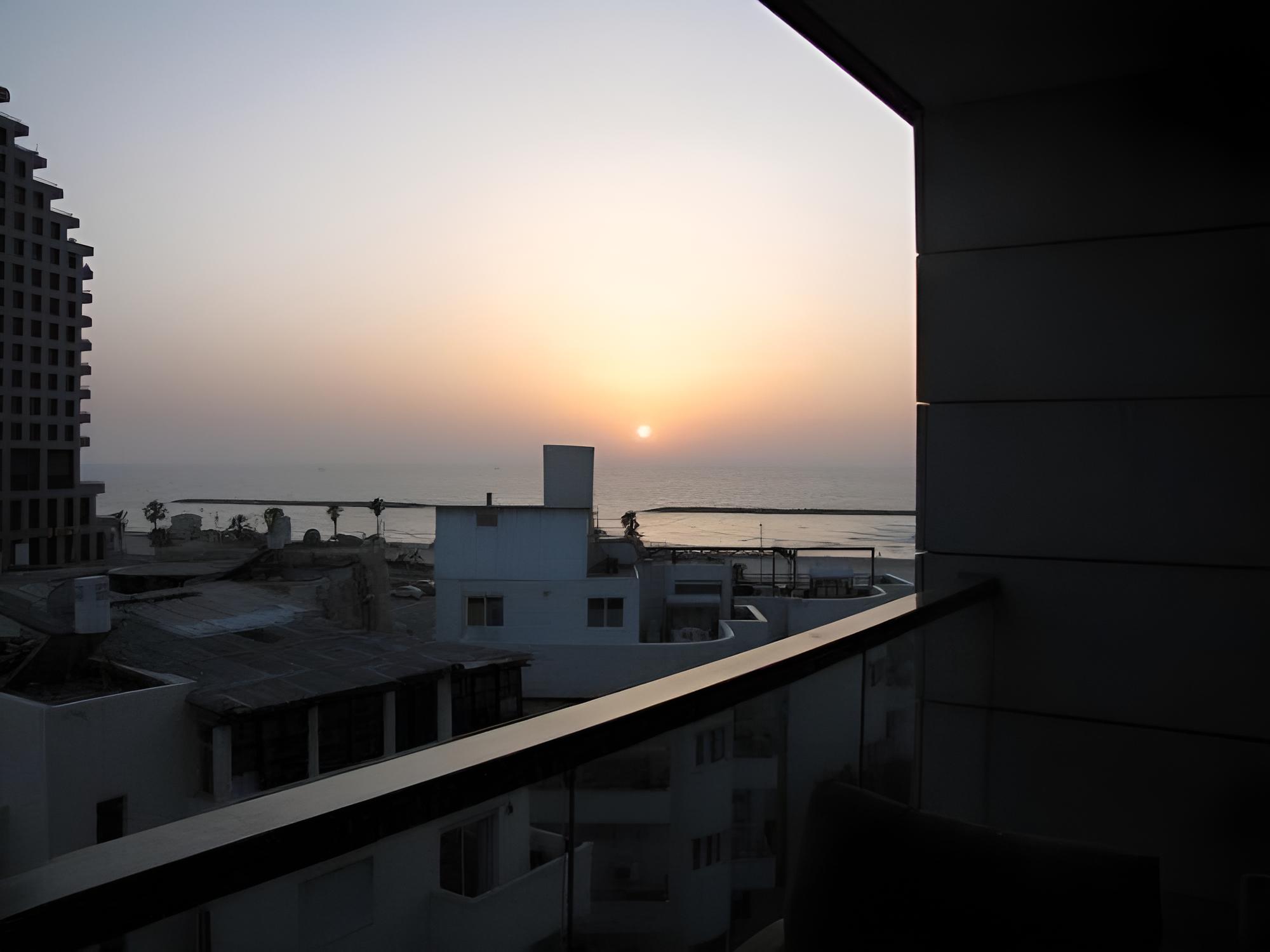 Sunshine Suites