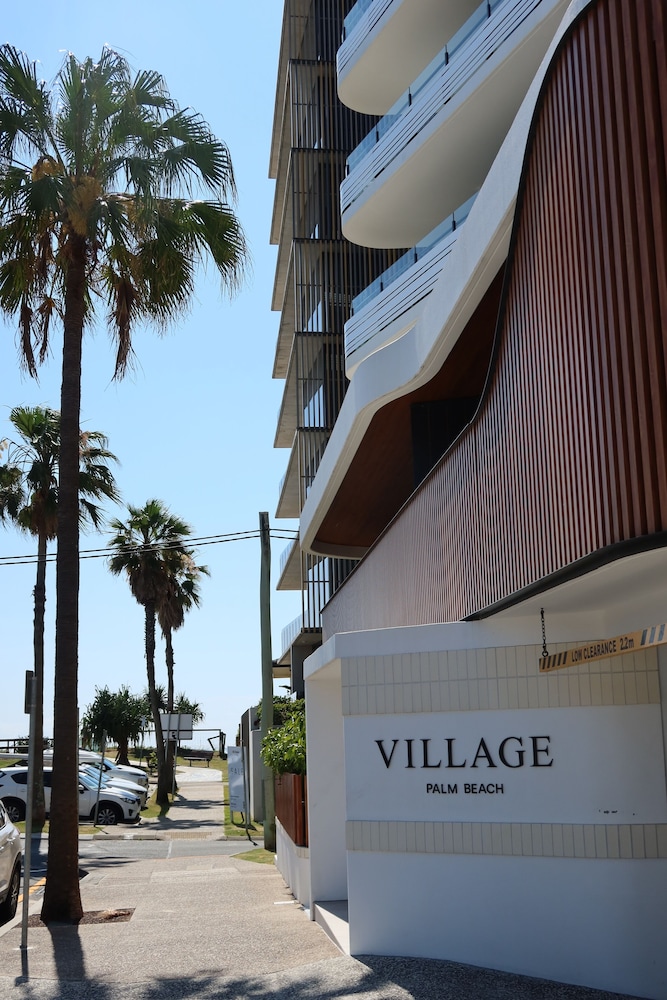 Luxury Palm Beach 1 BDR in The Village