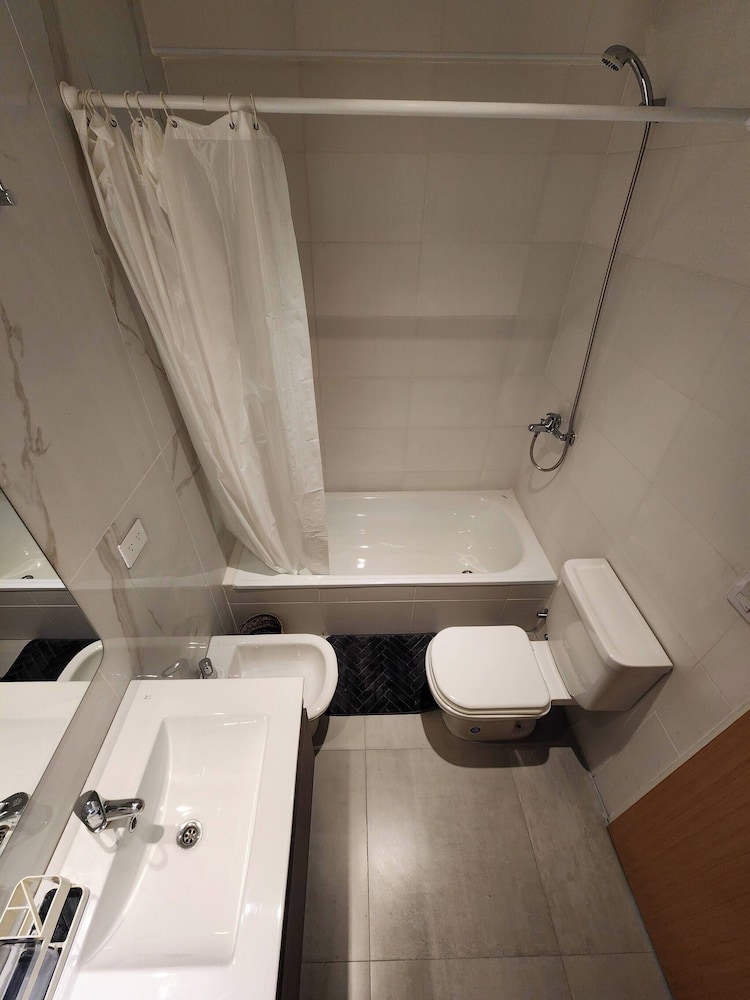 Alberti 360 Charming City Center Apartment With Shared Pool