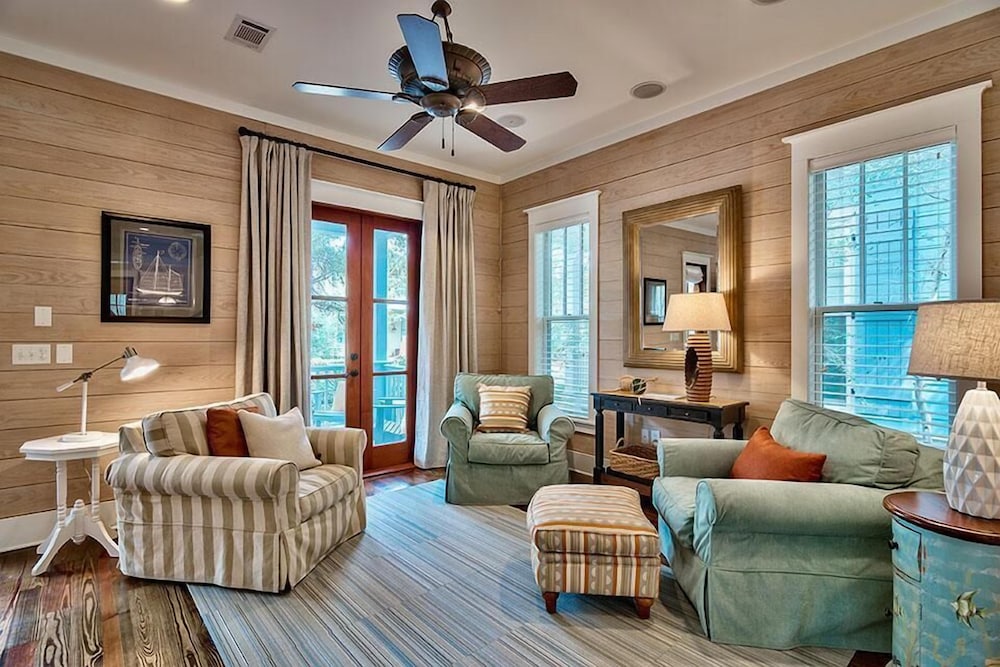 Ocean 52 3 Bedroom Holiday Home by Five Star Properties