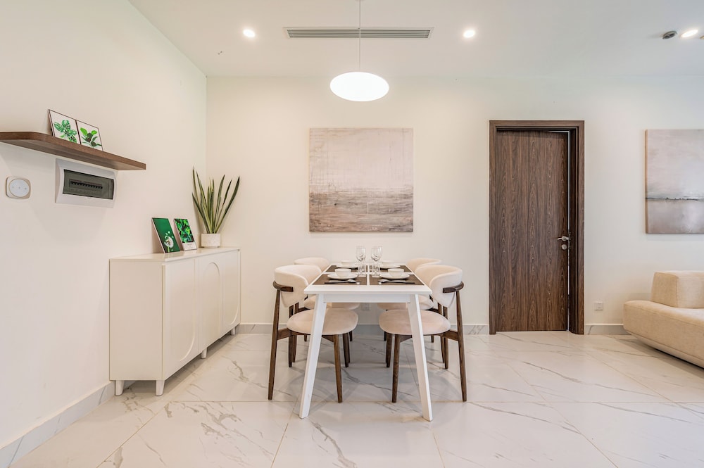 LA Nest - The Green Nest