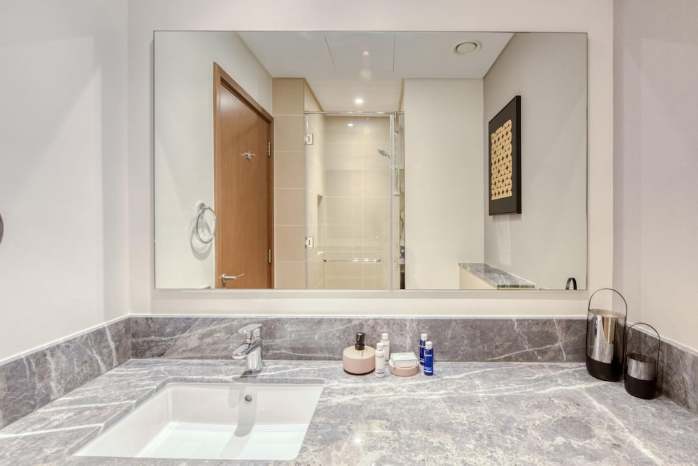 Exclusive Sea View Apartment on the Arabian Gulf