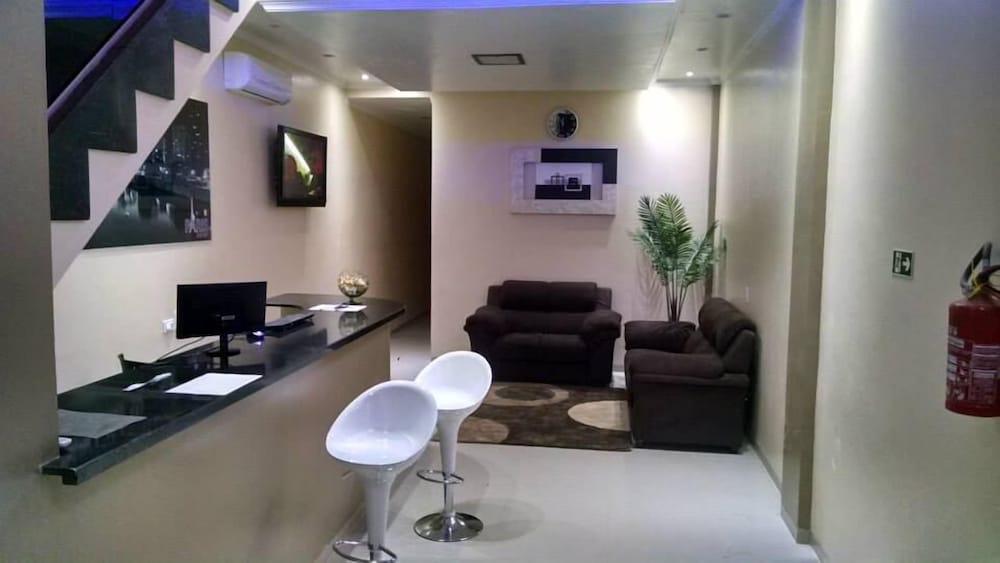 Lobby & Reception