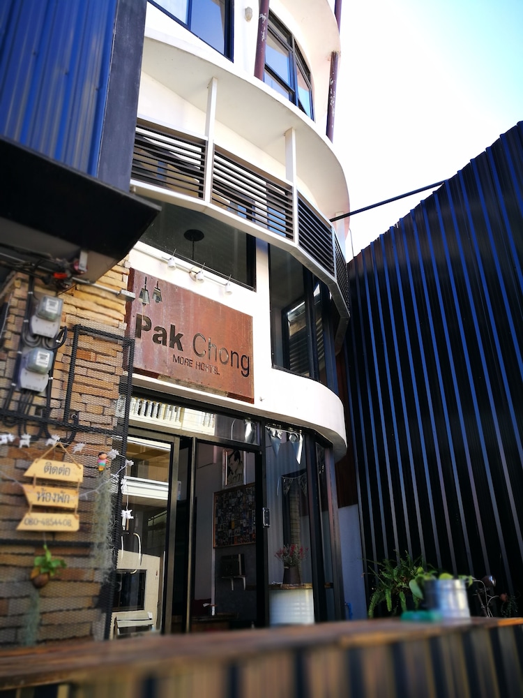 Hotel Pak Chong More Hostel - Image 1