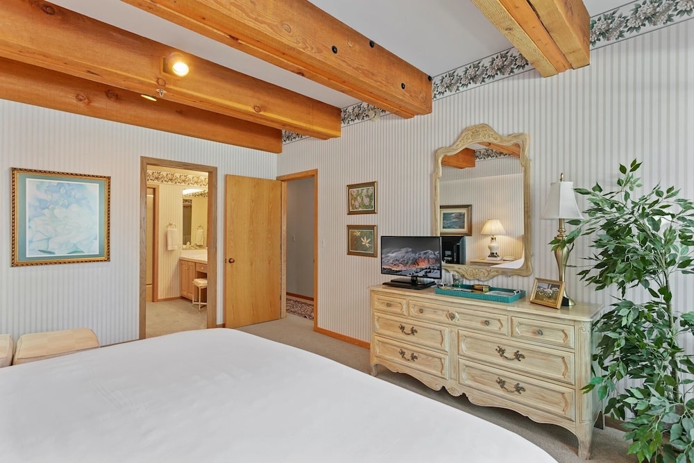 Stag Lodge at Deer Valley Resort - Three Bedroom Residence with Spa #5 3 Condo