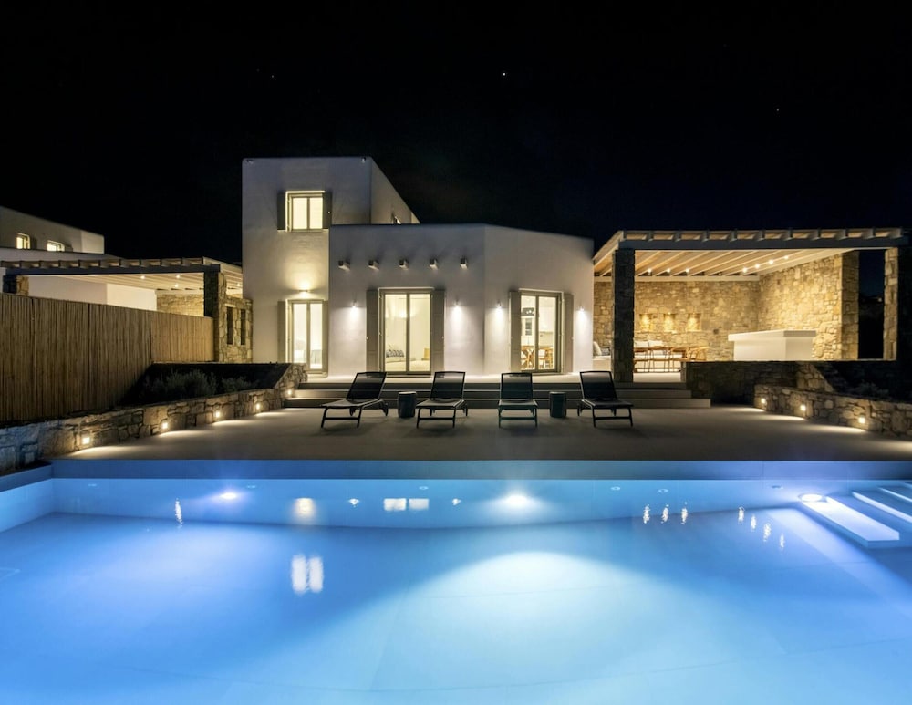 Pristine Villa With Swimming Pool