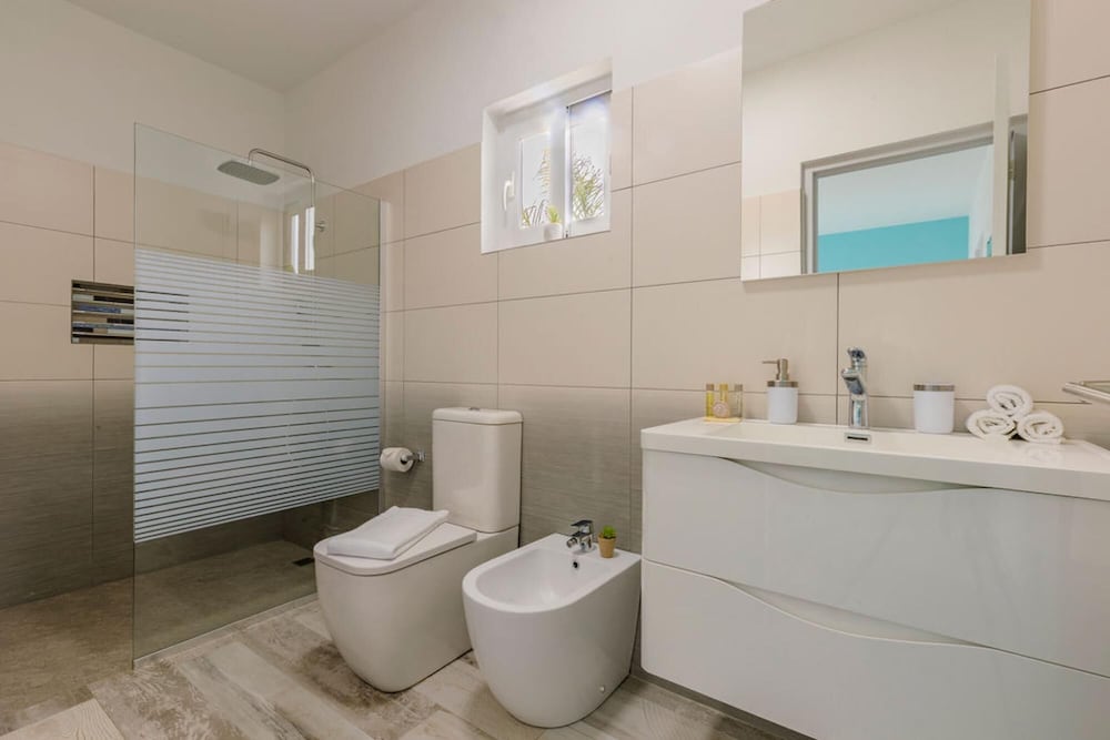 Brand NEW 3BR 2BA Villa With Amazing Amenities