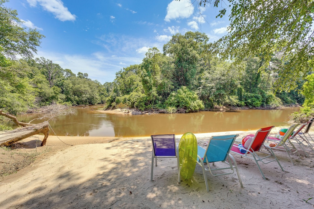 Riverfront Cabin w/ Outdoor Oasis in Seminary! - Property Image 12
