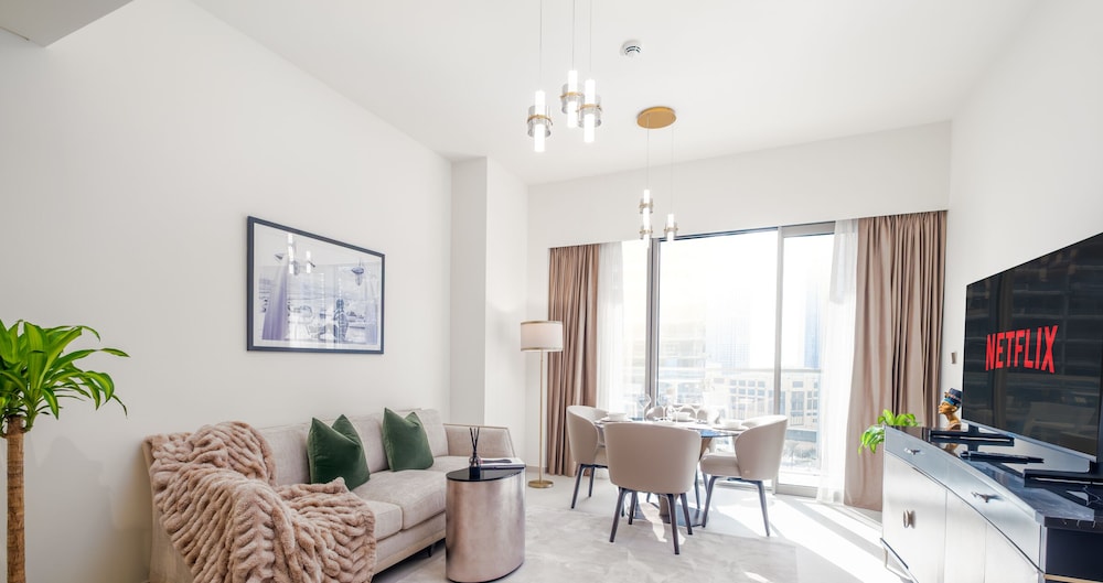 LUX The Grande Signature Skyline Suite