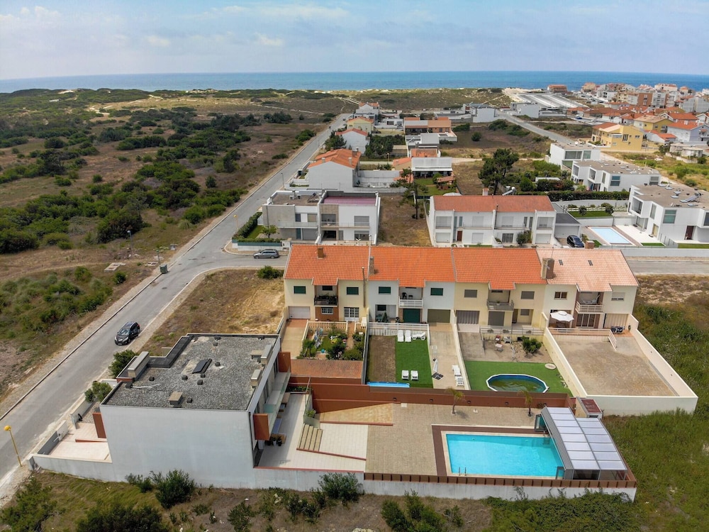 House With Heated Pool all Year Round
