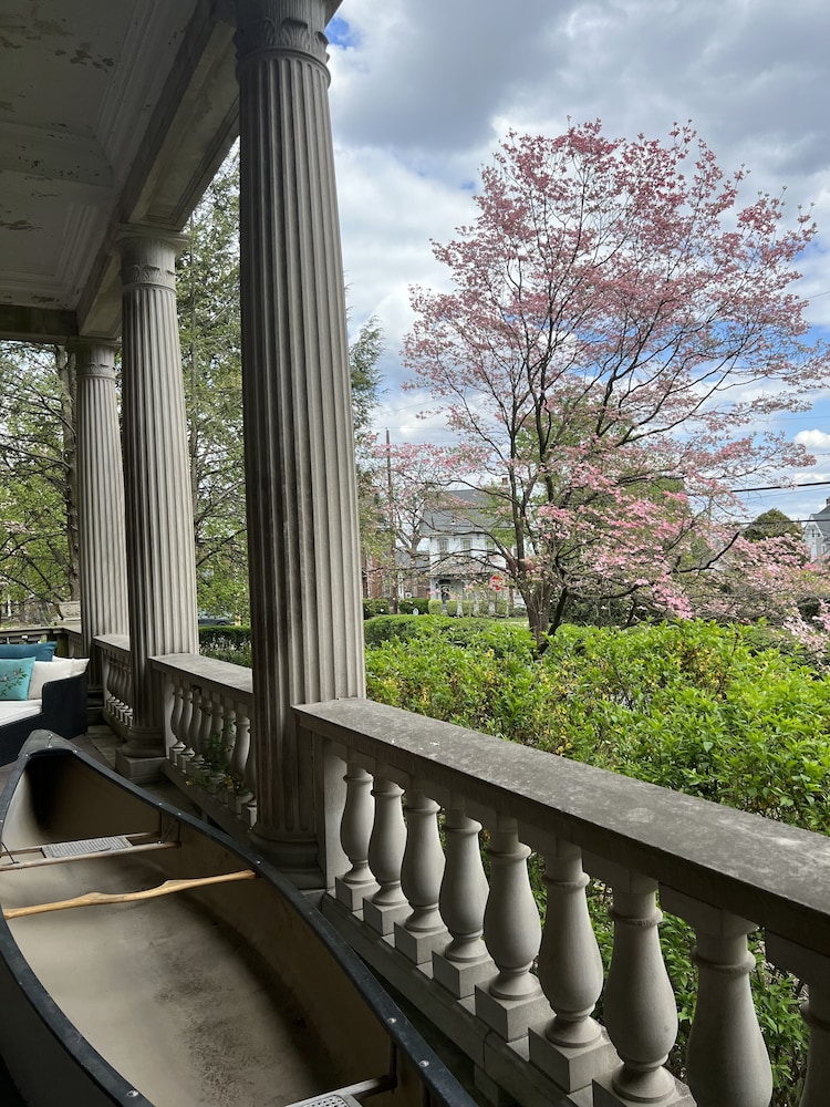 The Dery House view 3