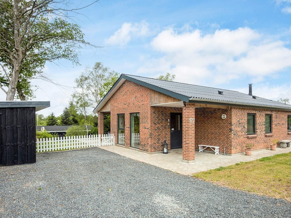 4 Star Holiday Home in Farvang