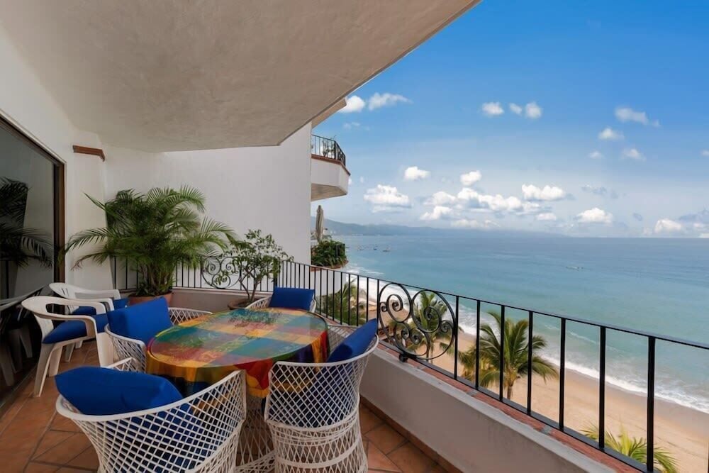 Ocean View 2Br Condo-balcony-beach-pool 710