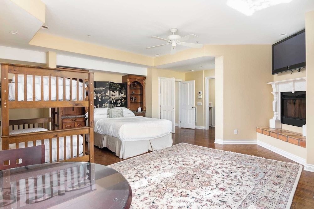 Private Estate w/ Pool, Hot Tub & Fire Pit Near Encinitas The Ranch by Avantstay