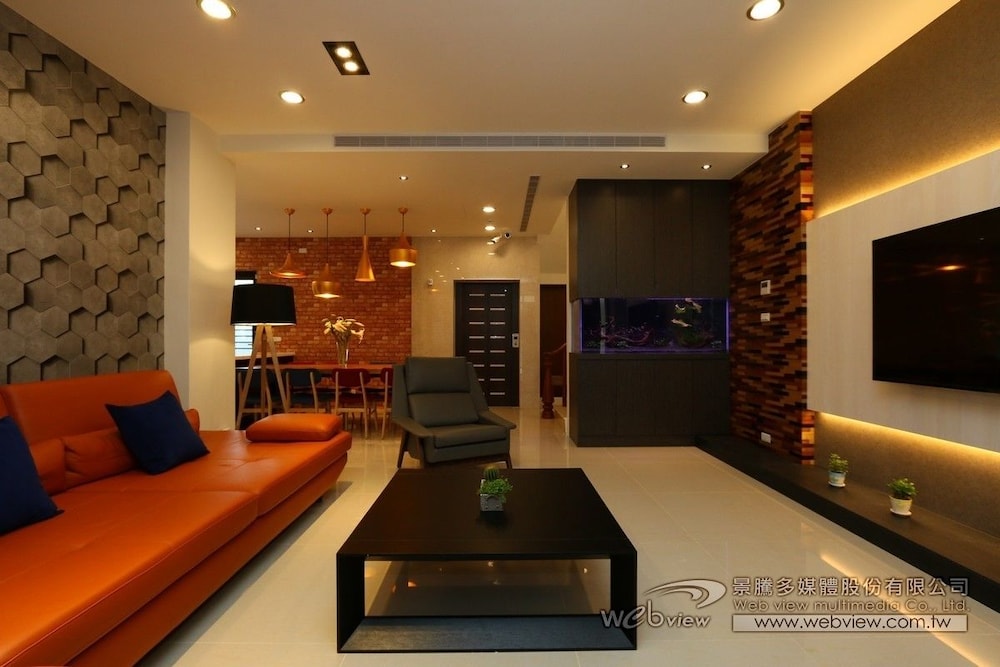 Riverbank Villa
