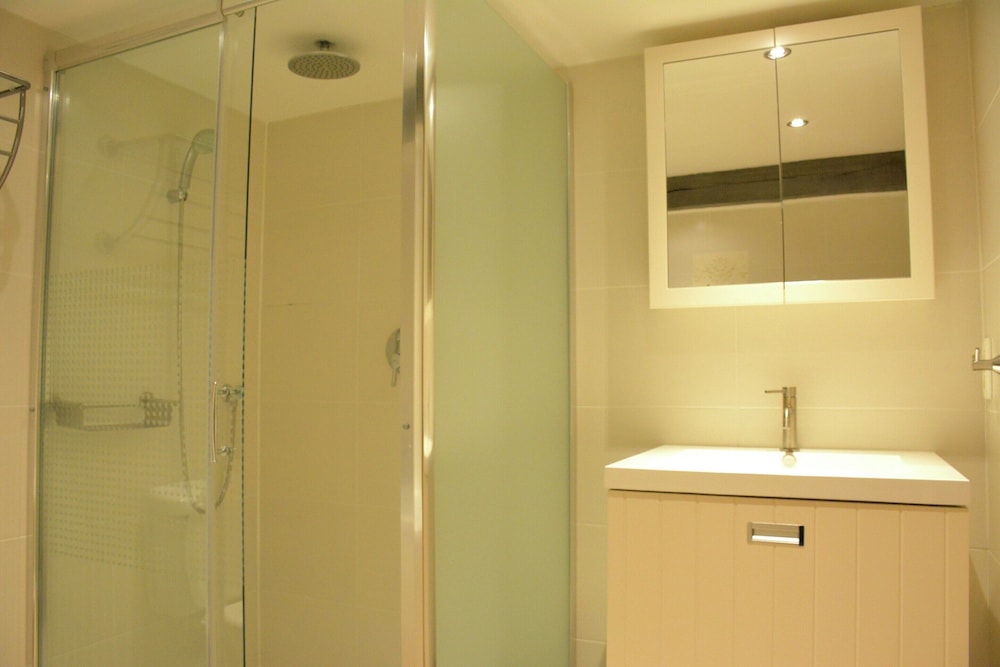 Villa in Stavelot With Lake View and Jacuzzi