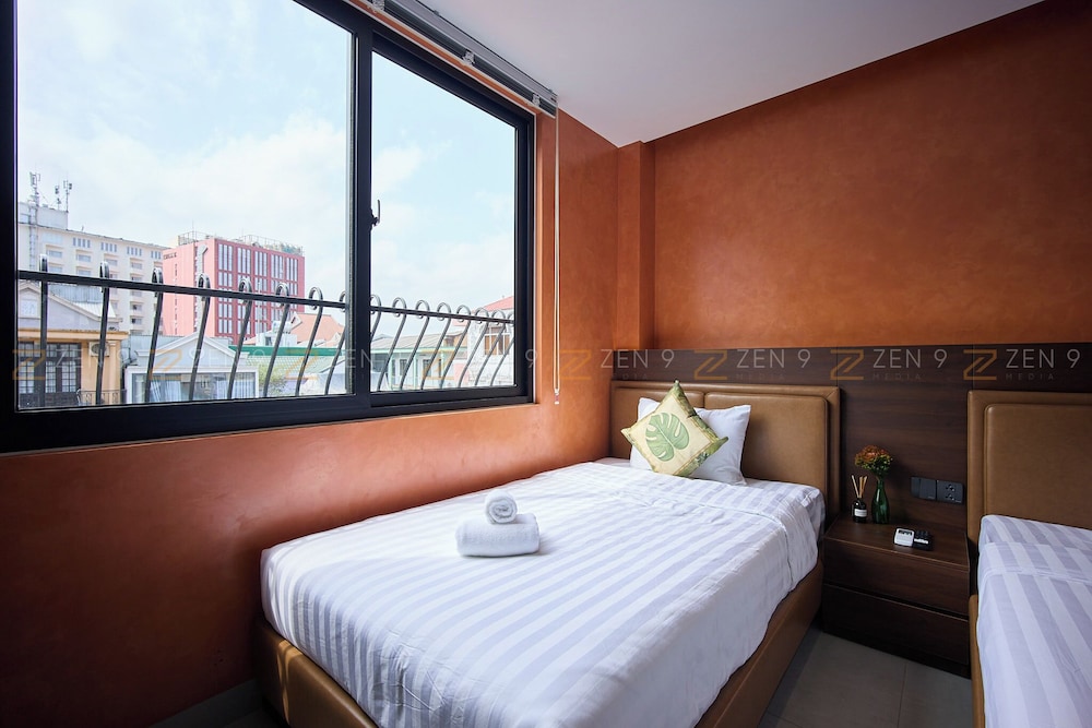 1995S HOSTEL
