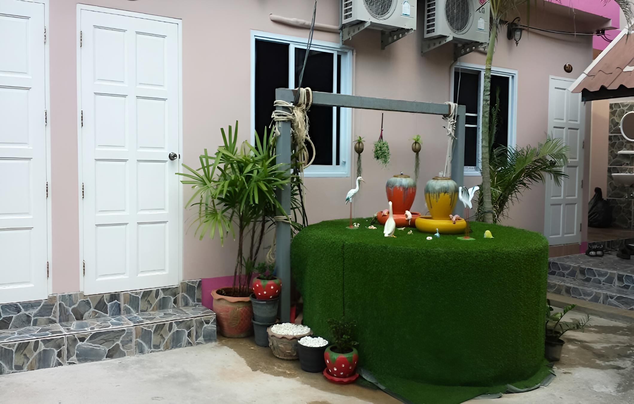 Sairee Center Guesthouse