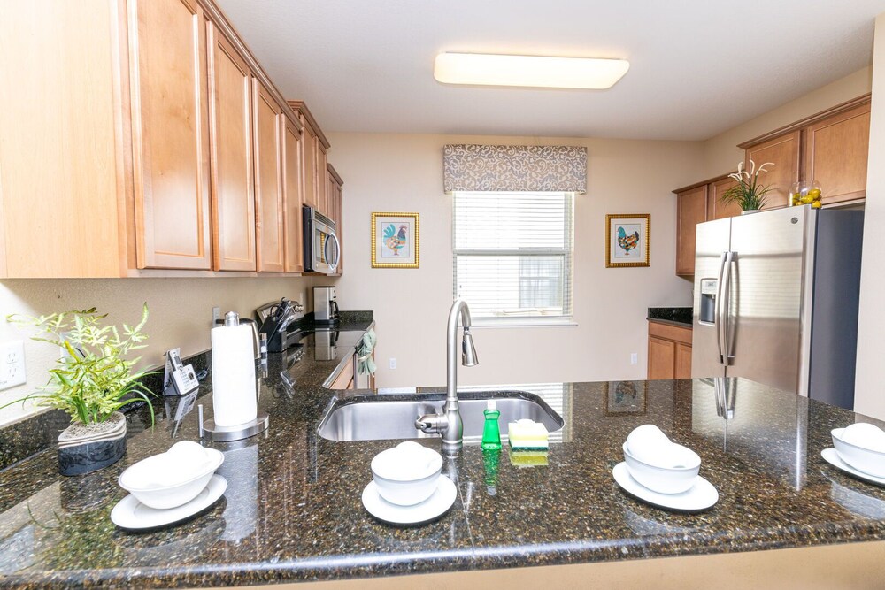 Newly Remodeled 1 story - 5 Bed 5 Bath with Pvt Pool Spa And Game Room view 4