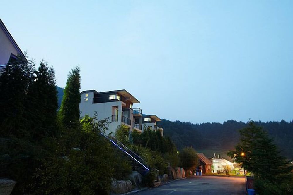 Club Olympia Pension & Resort