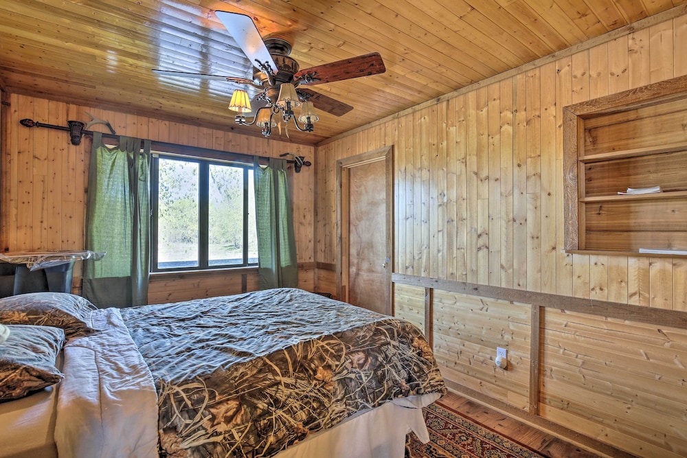 Lodge on 240 Acres w/ Deck, Grill & Fire Pit! view 4