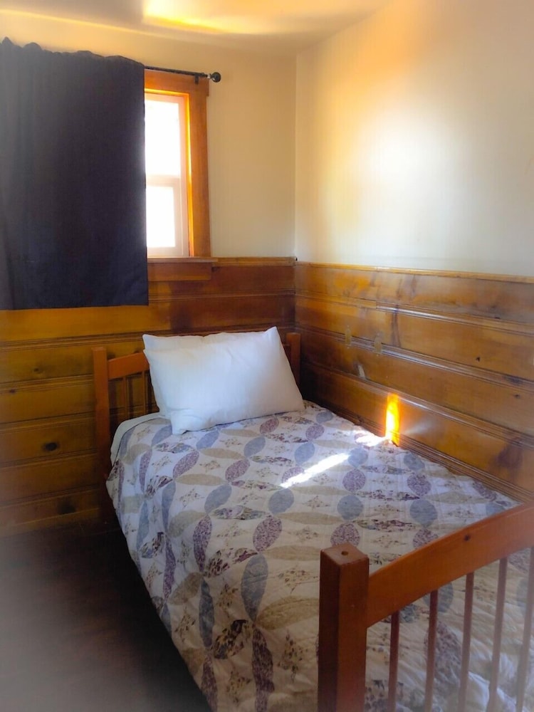 Embers Lodge and Cabins