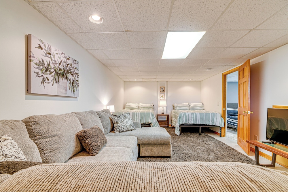 Hyco Lake Escape w/ Deck & Dock: Families Welcome!