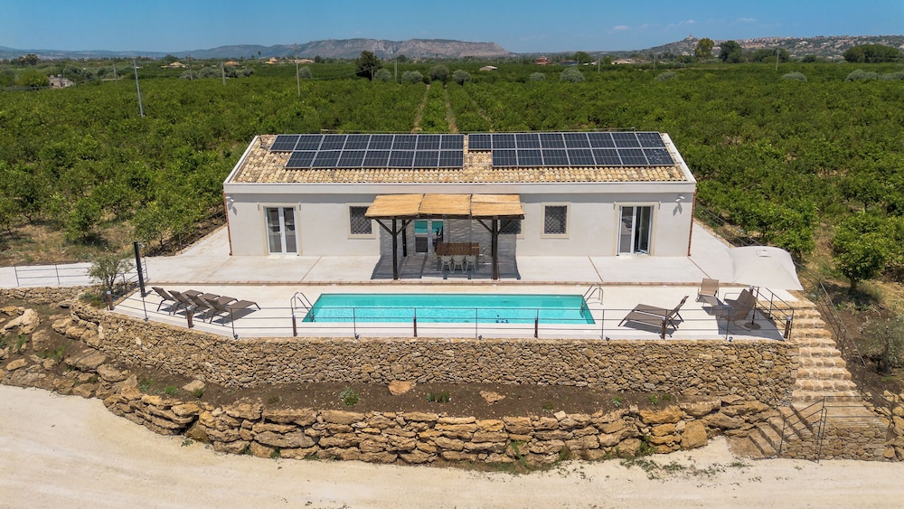 Villa Frescura con Piscina by Wonderful Italy