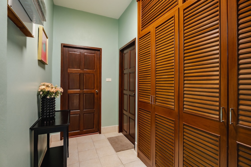 Kesorn Charming Authentic Thai Pool Villa Phuket