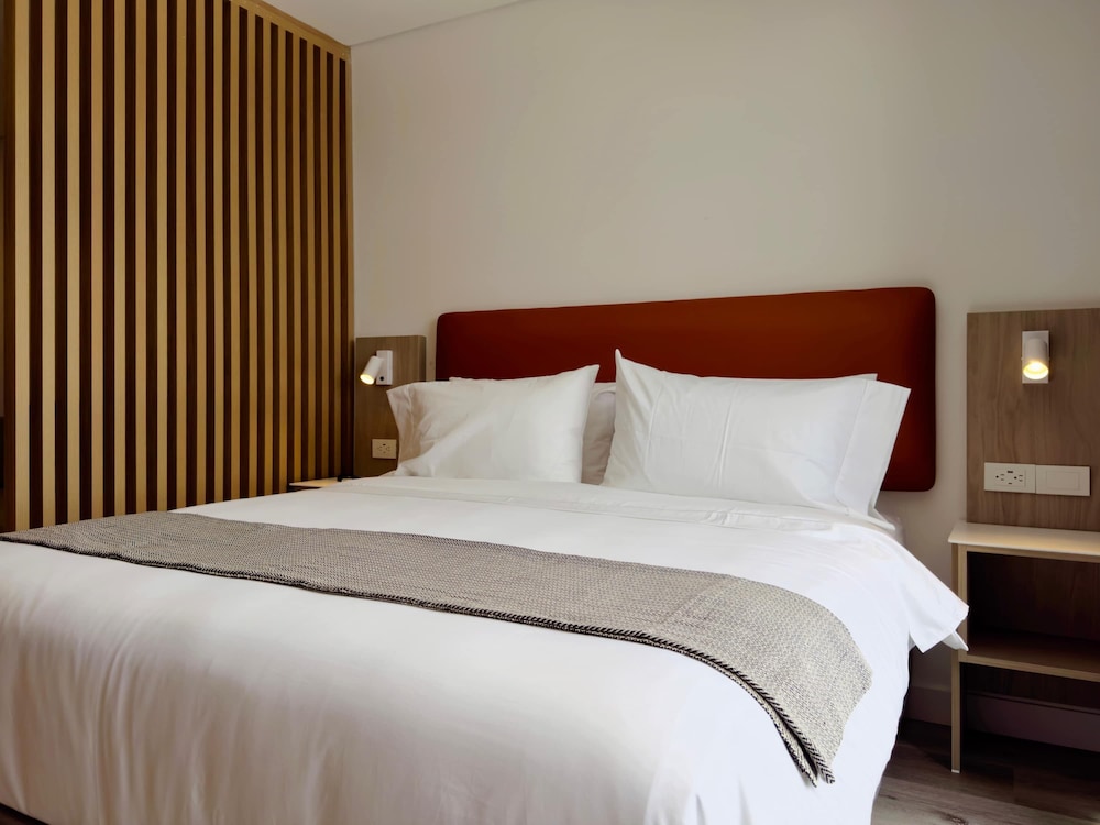 w Upscale Loft w Balcony in Santa B Rbara