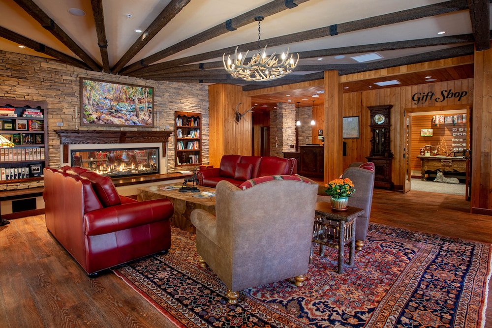 Mount Lemmon Lodge view 2