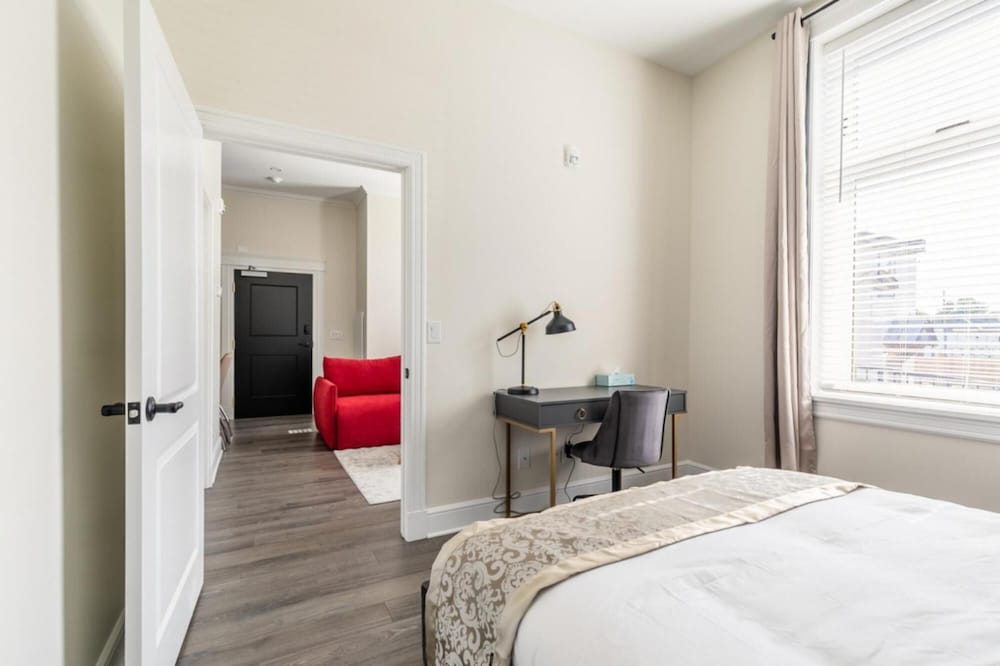Heritage Rideau 1Br Apartment Free Parking - Image 3