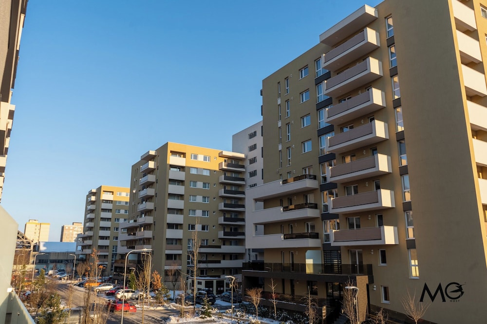 MoHost Urban Plaza